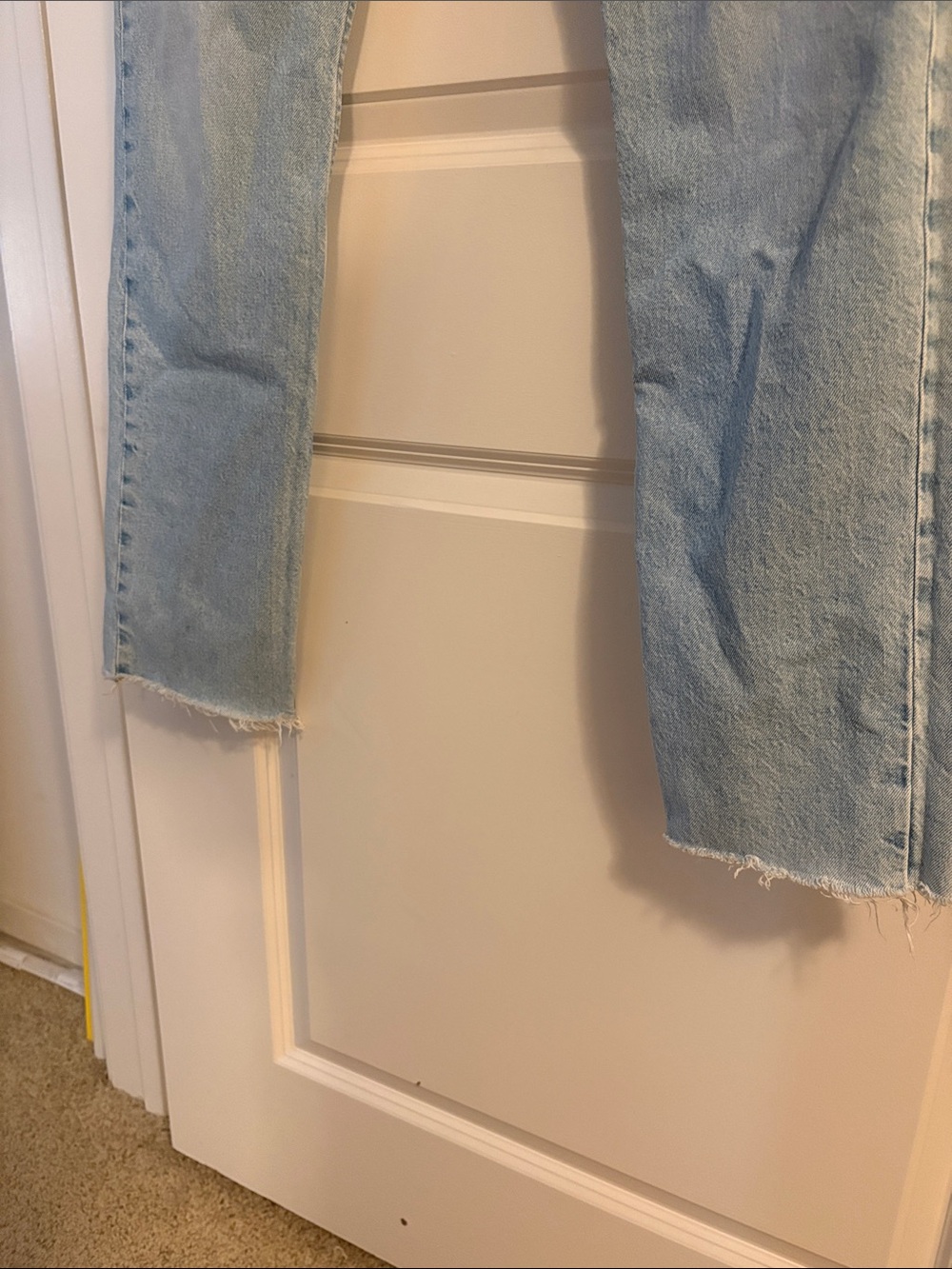 Frame Denim Light Blue Straight-Leg Jeans with Raw Hem - Accepting Offers! - Picture 4 of 6
